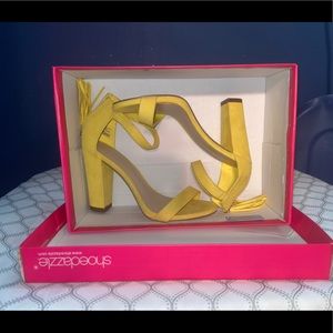Shoedazzle dress sandals “Jainee” yellow